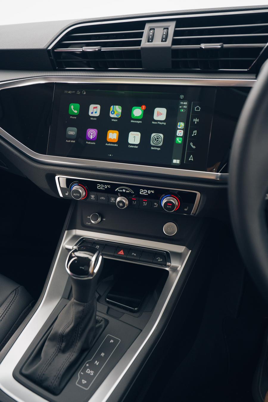 Детали интерьера Audi Q3 35 TFSI 2019 года  (AU) (фото 15 из 40)